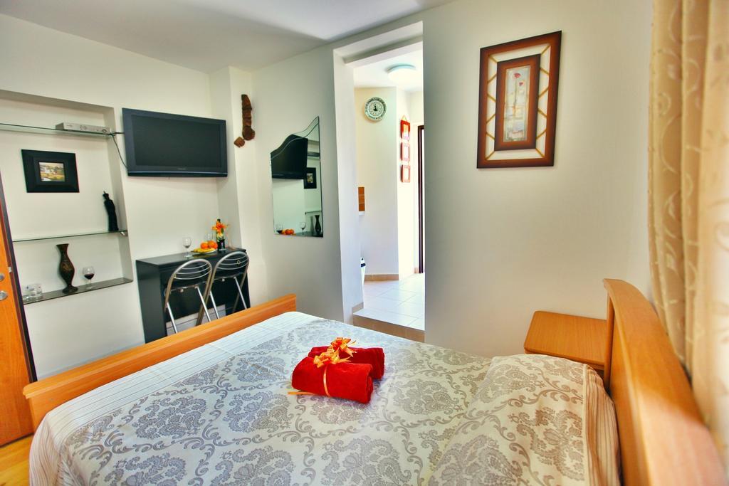 Haifa Guest House Rum bild