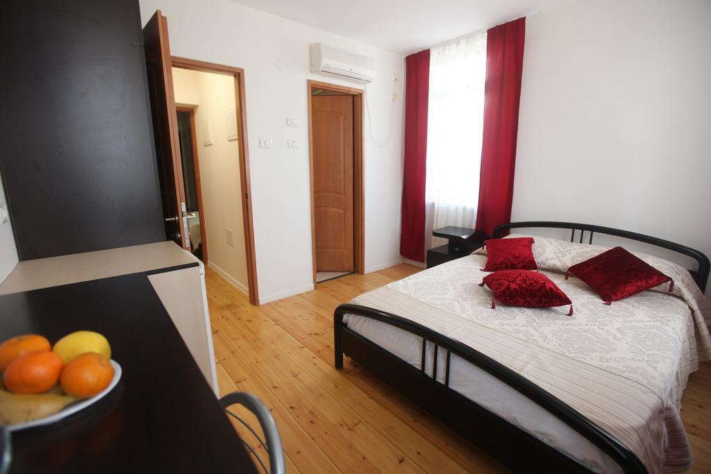 Haifa Guest House Rum bild